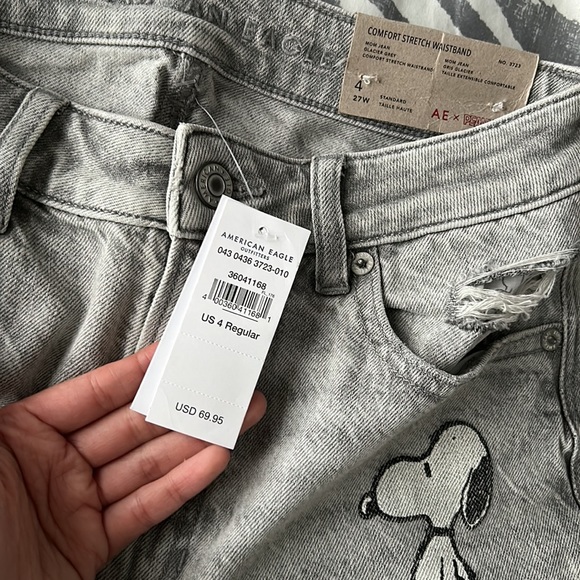 Peanuts American Eagle Mom Jeans - Picture 7 of 7